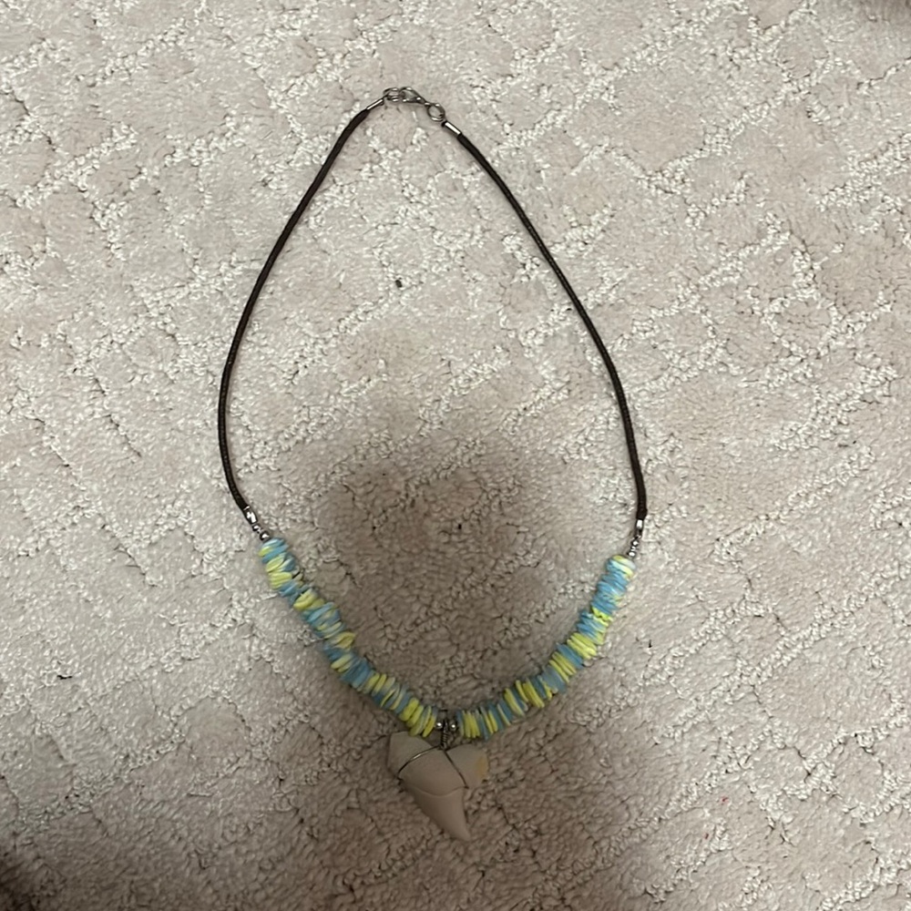 🪩 Pooka shell necklace with shark tooth